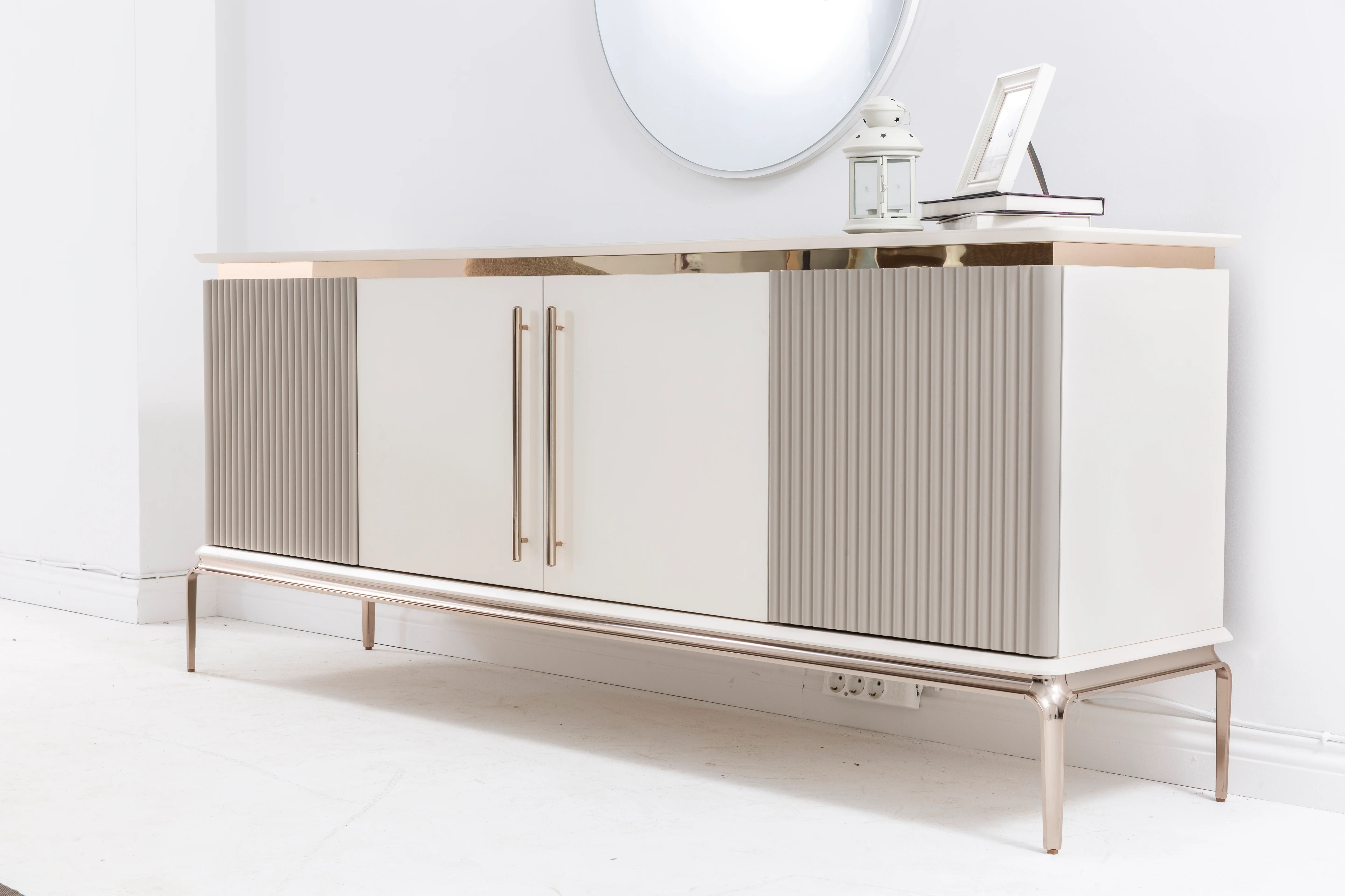 Hilton Sideboard mit Spiegel - Image 5