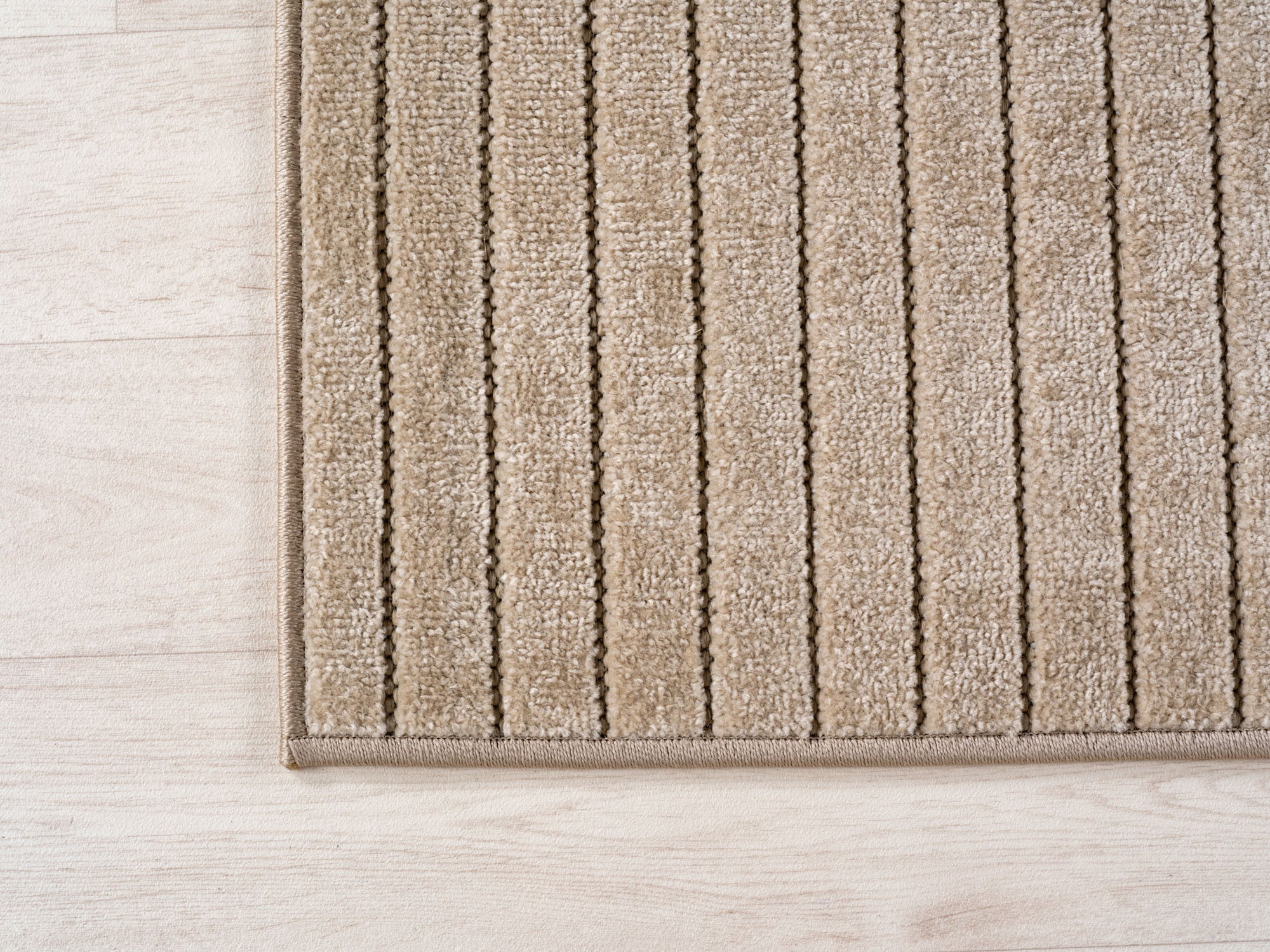 Nova Teppich | Beige Kurzflor mit Streifen - Image 3