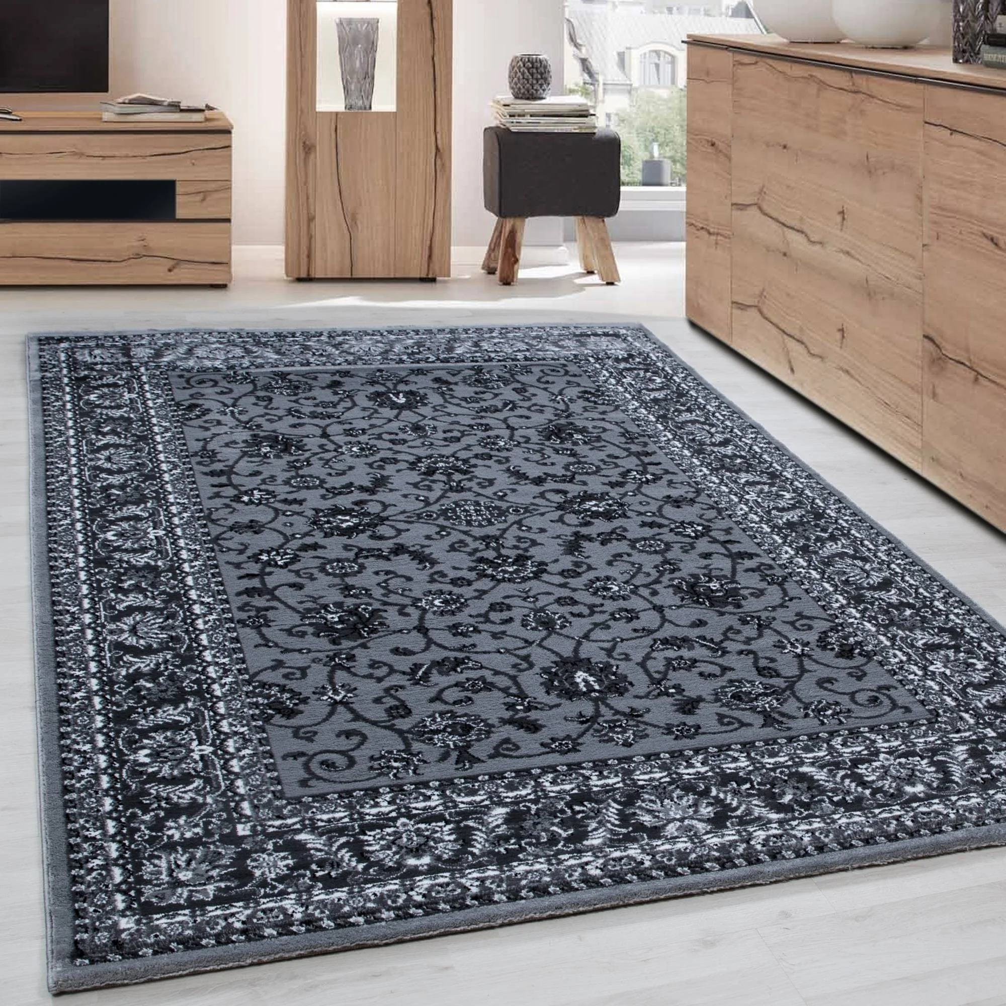 Klassischer Orientteppich Grau & Schwarz