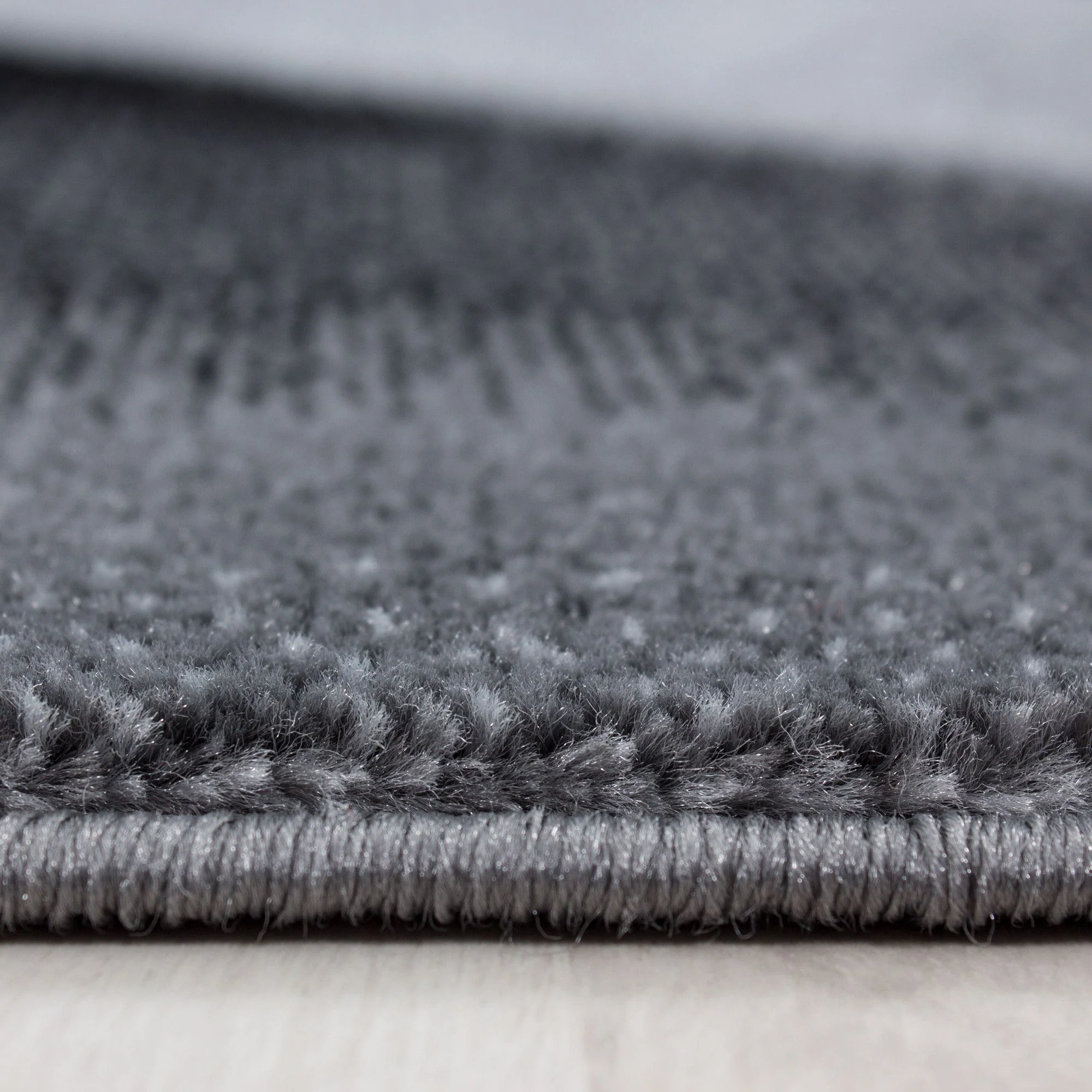 Parma Abstrakter Kurzflorteppich in Schwarz mit Wellen - Image 4