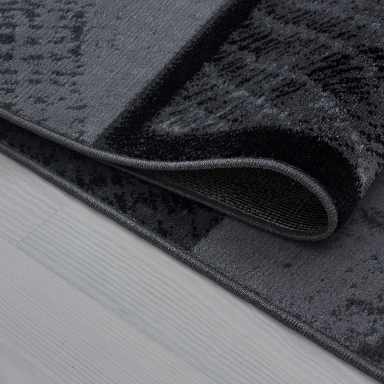 Plus Karierter Kurzflorteppich in Schwarz mit Grautönen - Image 5