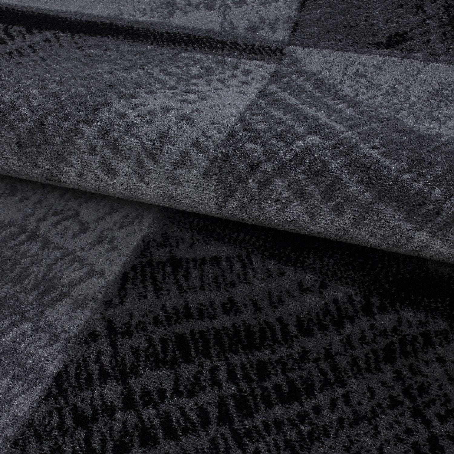 Plus Karierter Kurzflorteppich in Schwarz mit Grautönen - Image 6