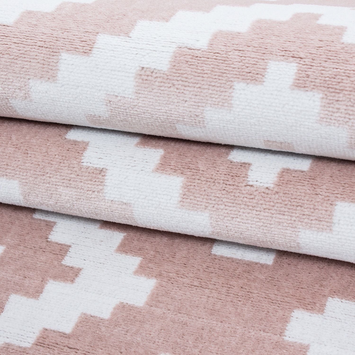 Plus Geometrischer Kurzflorteppich in Pink - Image 6