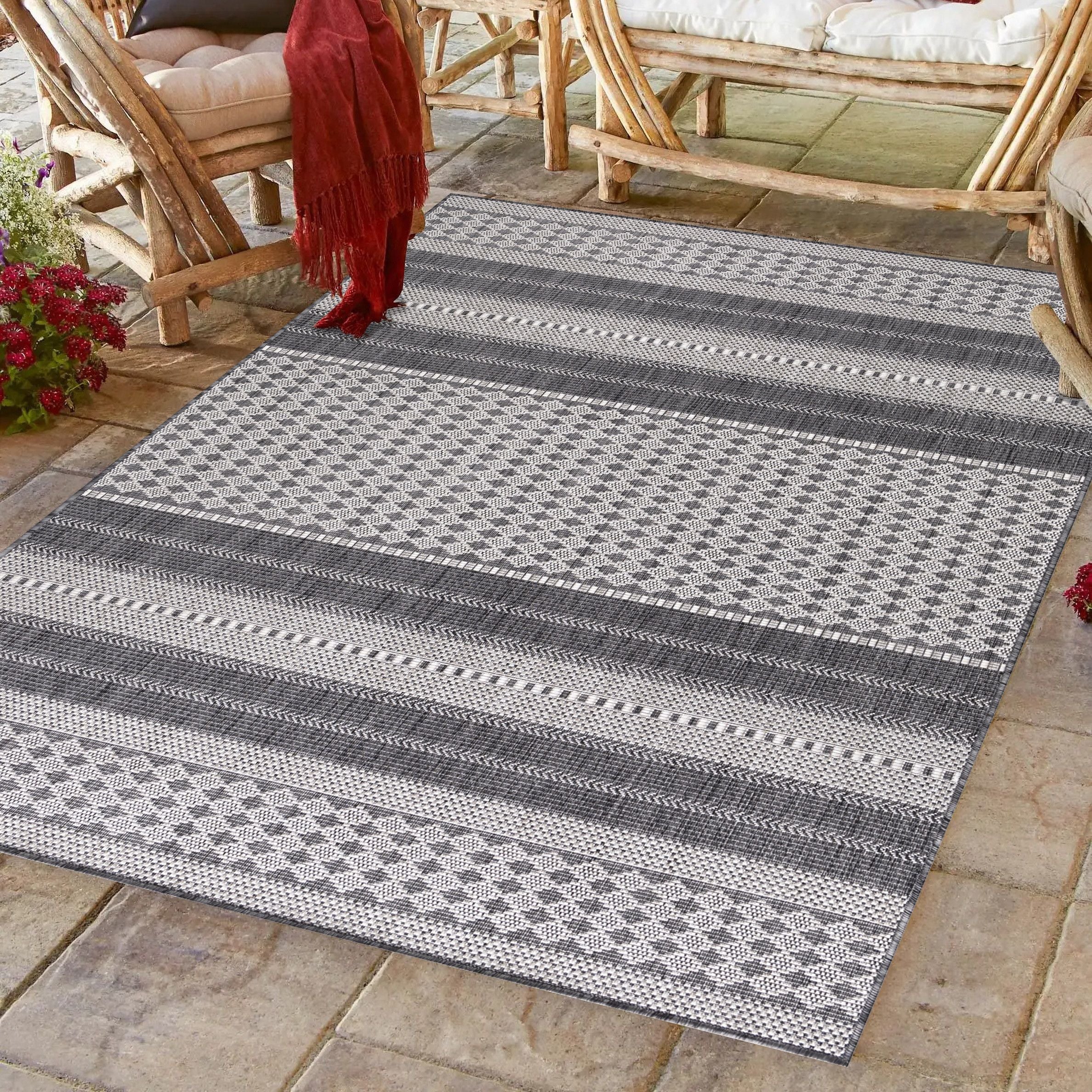 Sunny Outdoorteppich Beige | Vintage Muster in Grau