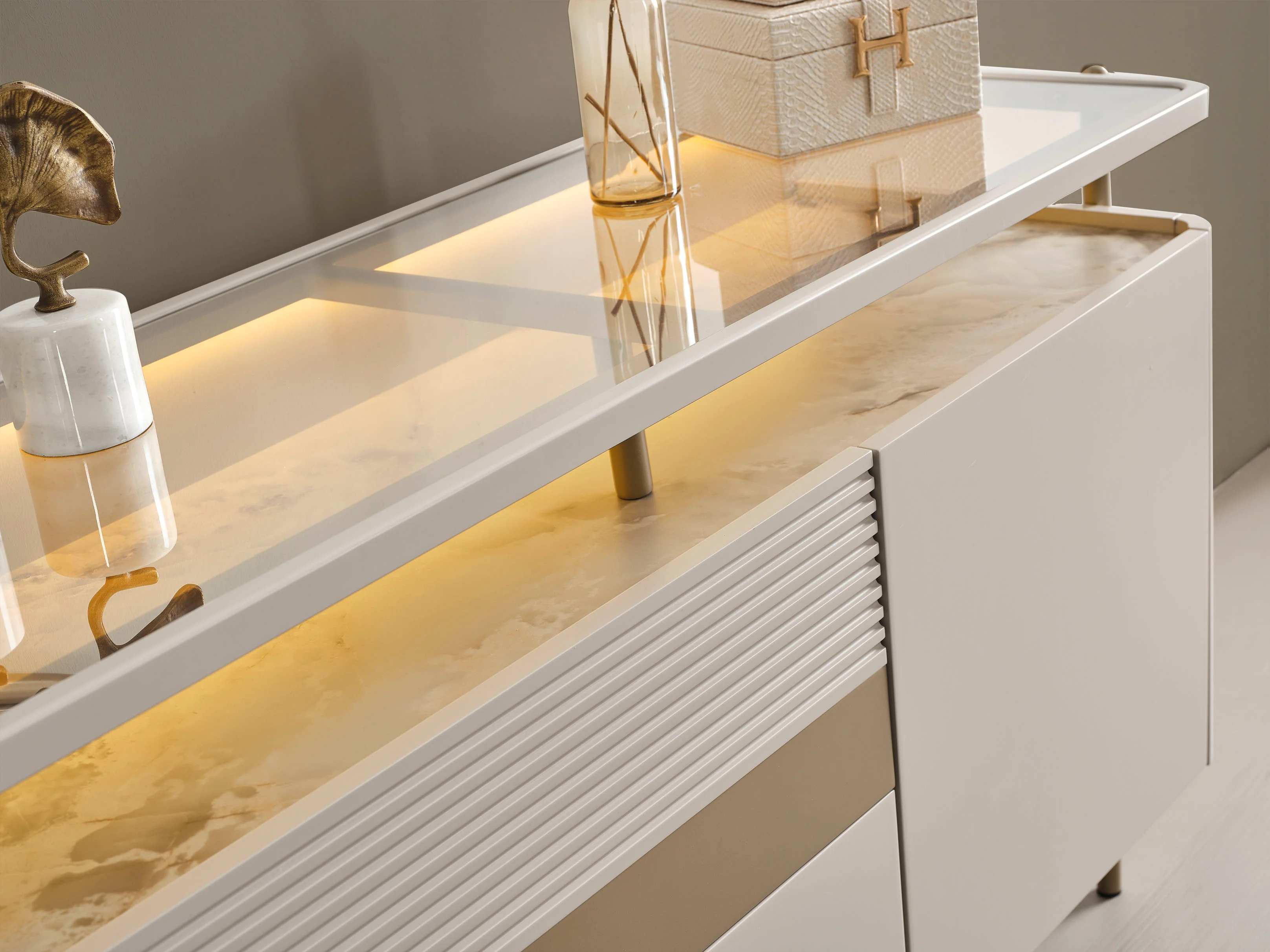 Vega Sideboard mit Spiegel - Image 5
