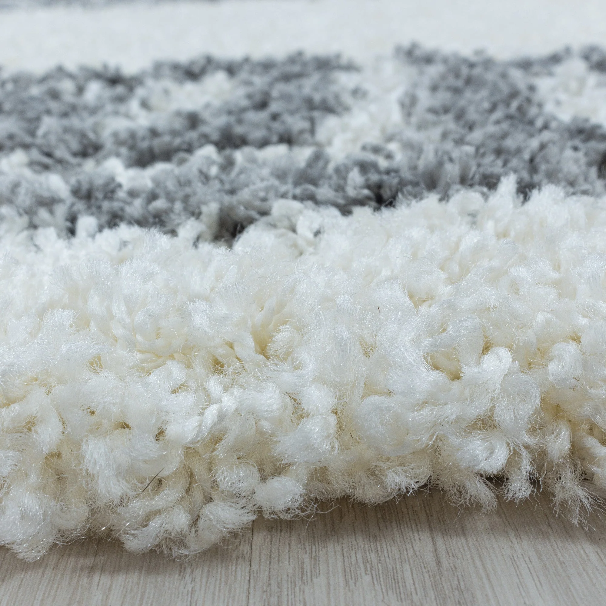 Beiger Hochflor Teppich | Antikes Muster, graue Bordüre - Image 5
