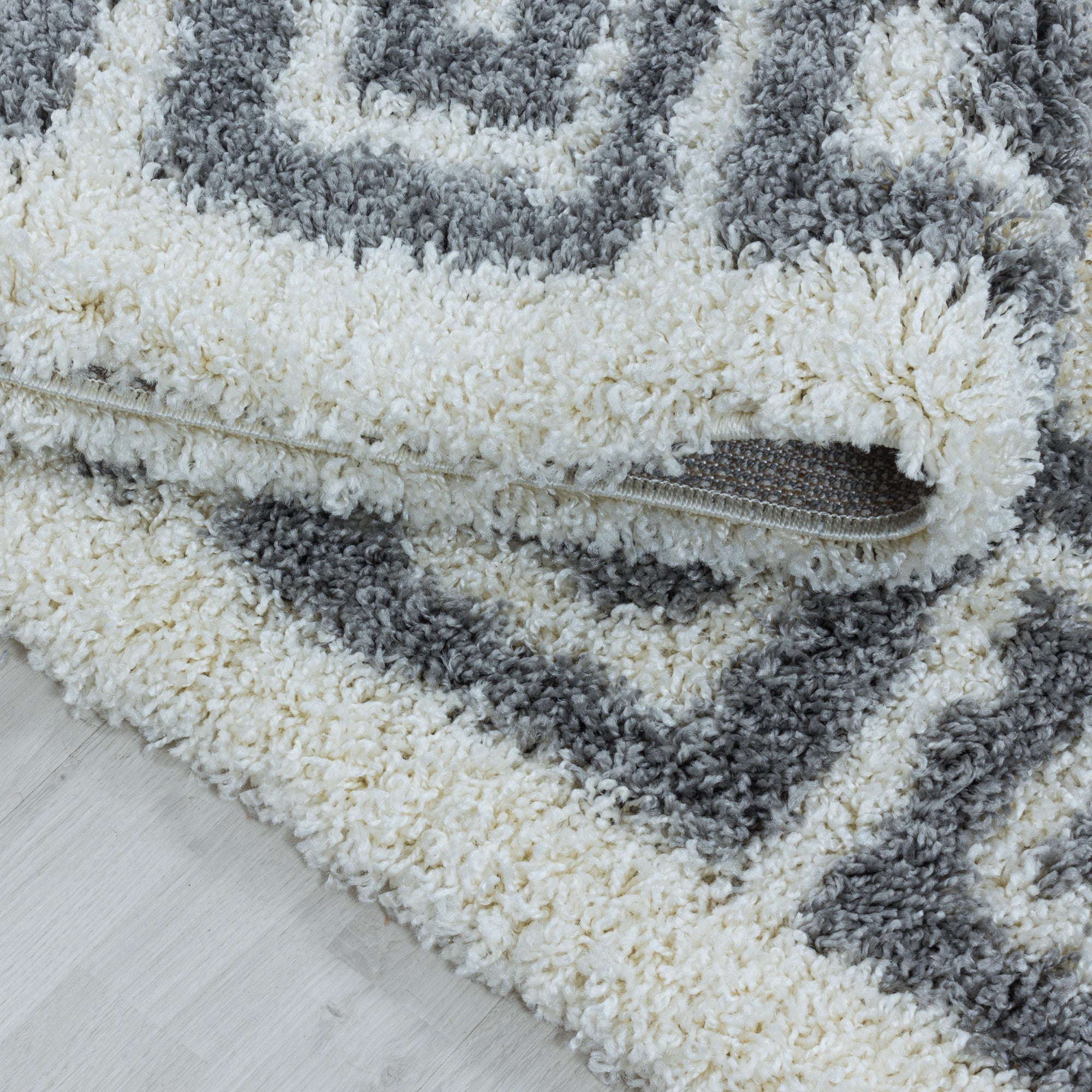 Beiger Hochflor Teppich | Antikes Muster, graue Bordüre - Image 6